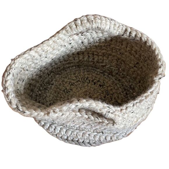 HAND Knitted Chunky Knit Storage Basket - Picture 3 of 7